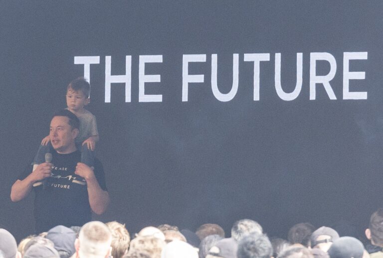 Billionaires demand more babies but make parenthood unaffordable | Elon