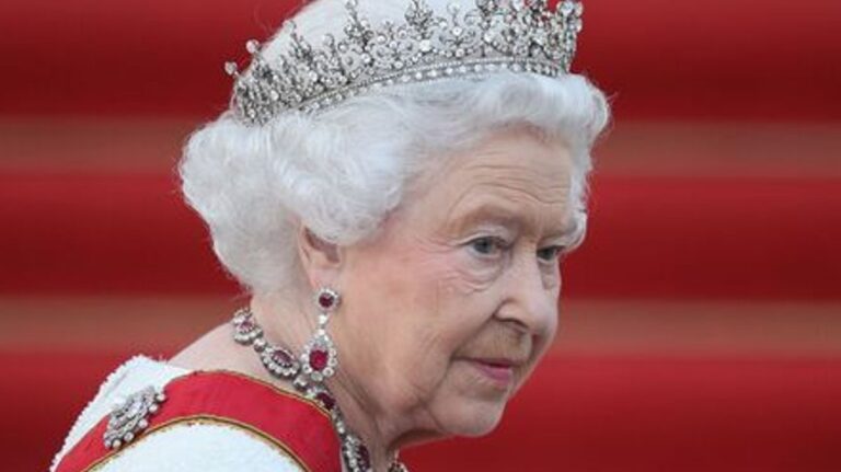 Three items the Queen banned at state banquets including one ‘poisoning risk’ Three items the Queen banned at state banquets including one