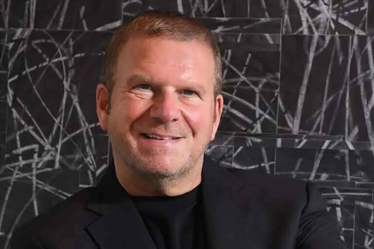 Who is Tilman Fertitta? Houston-based billionaire acquiring Caesars Entertainment | Casinos & Gaming Who is Tilman Fertitta? Houston based billionaire acquiring Caesars Entertainment |