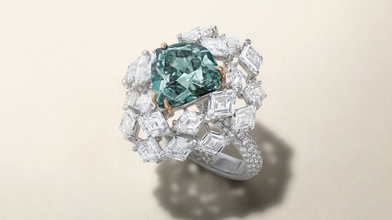 Blue-Green Diamond Nabs $17M and World Record at Christie’s Blue Green Diamond Nabs $17M and World Record at Christie’s
