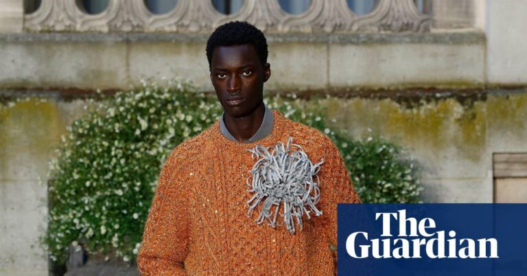 Dior mashes up laid back ‘indie sleaze’ with elegant luxury |
