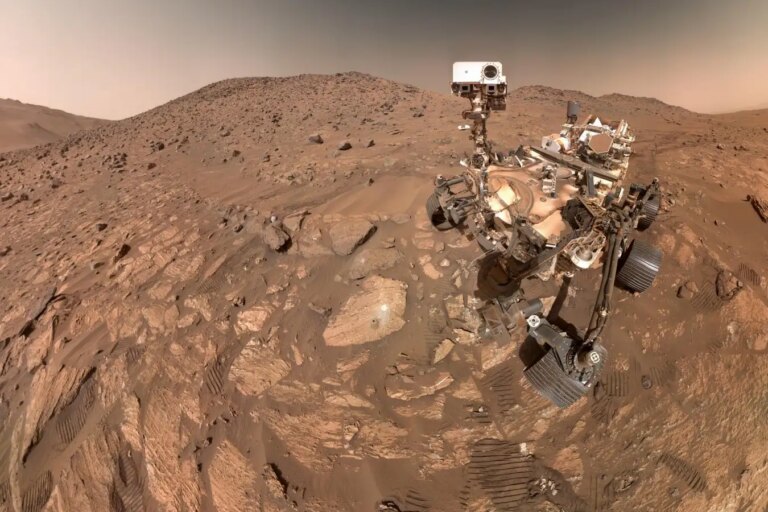 Possible signs of ancient life on Mars are rich in complex carbon Possible signs of ancient life on Mars are rich in