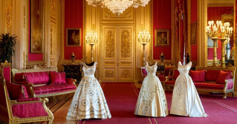 Susannah Clapp · At the King’s Gallery: Royal Frocks