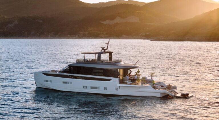 This Week in Luxury: Azimut's Seadeck 9, H. Moser &