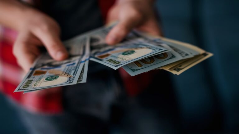 4 ‘get rich’ habits self-made millionaires have that 93% of Americans don’t 4 'get rich' habits self made millionaires have that 93% of