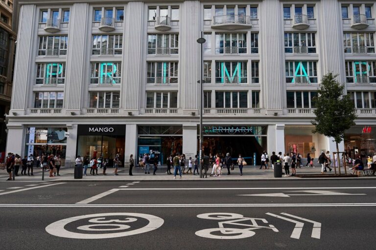 High-End Fashion No More Durable Than Fast Fashion, Report Discovers High End Fashion No More Durable Than Fast Fashion, Report Discovers