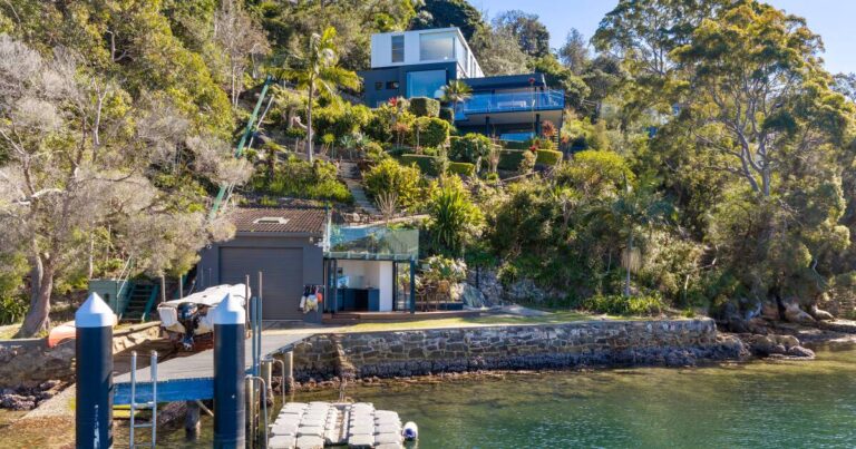Waterfront estate on 1900sqm in Gymea Bay redefines luxury living